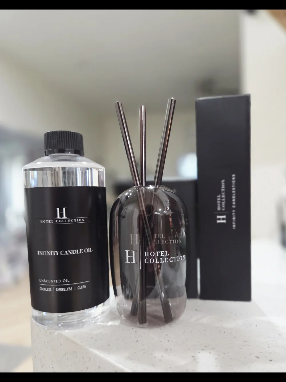 Hotel Collection Infinity Candle Oil + Reed Diffuser - Black/Smoky Gray